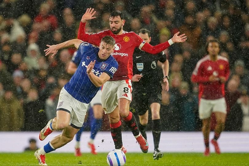 library_upload_21_2025_02_996x664_man-united-vs-ipswic_51bf737