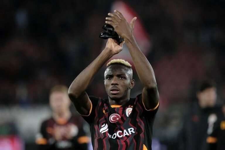 Uang Nggak Masalah, Chelsea Didesak untuk Segera Amankan Tanda Tangan Victor Osimhen