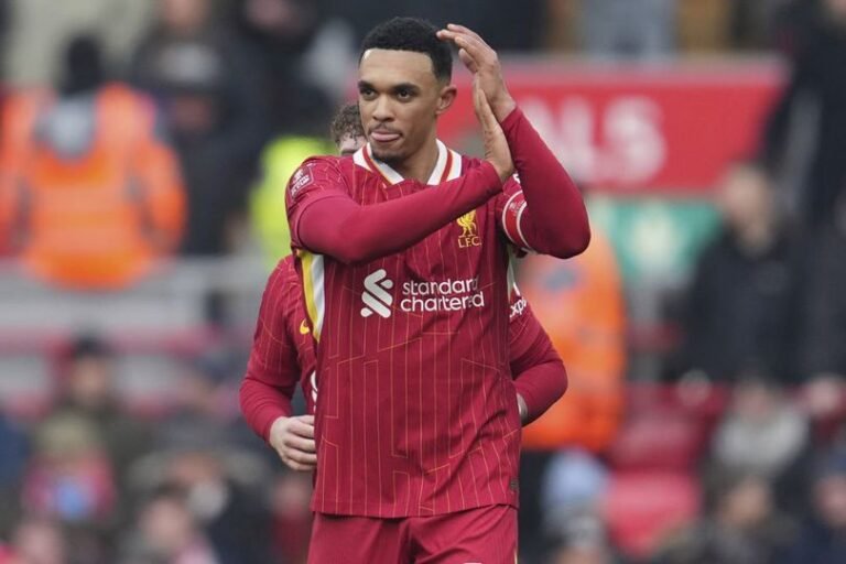 Gara-Gara Tawaran Real Madrid, Trent Alexander-Arnold Sampai Blank Soal Laga Versus MU