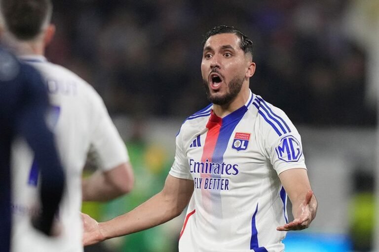 Agen Coba Bawa Rayan Cherki ke Manchester United