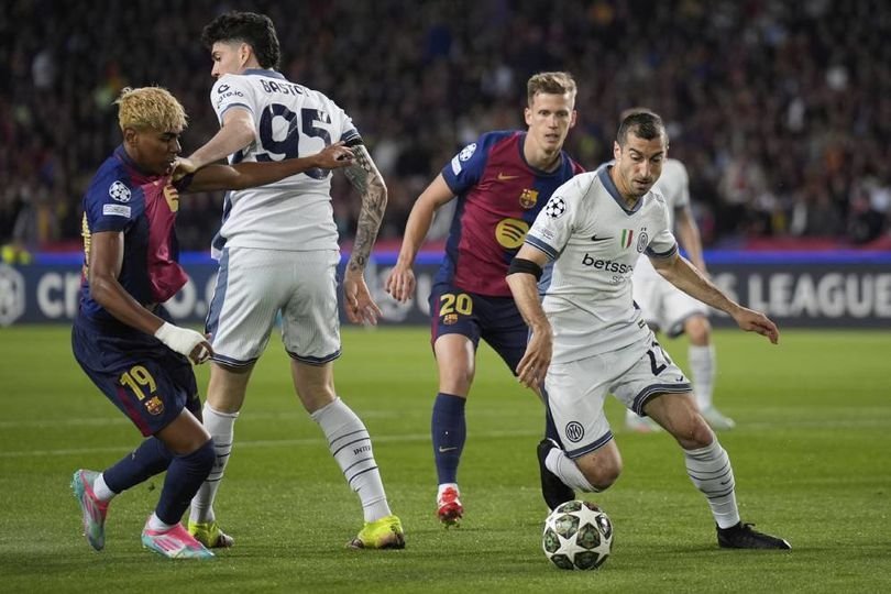 Szymon Marciniak Pimpin Laga Krusial Inter Milan vs Barcelona, Bagaimana Rekornya?
