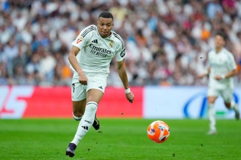 Kylian Mbappe Sabet Sepatu Emas Eropa 2024/2025, Cetak Sejarah Bersama Real Madrid
