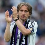 Luka Modric Ucapkan Selamat Tinggal, Santiago Bernabeu Banjir Air Mata