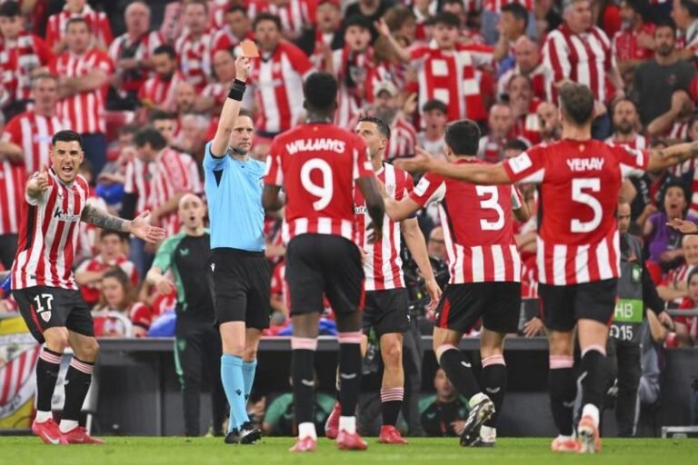 Kutukan Kartu Merah untuk Lawan MU di Liga Europa: 3 Klub Sudah jadi Korban!